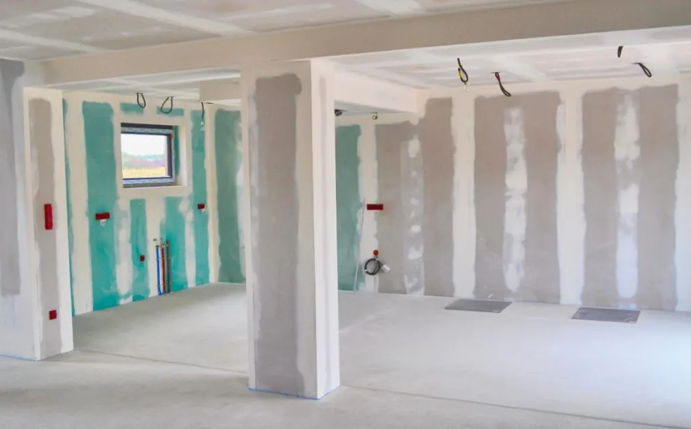 Préparation et étanchéité avant pose de carrelage dans une maison neuve en Île-de-France par Nuanciel