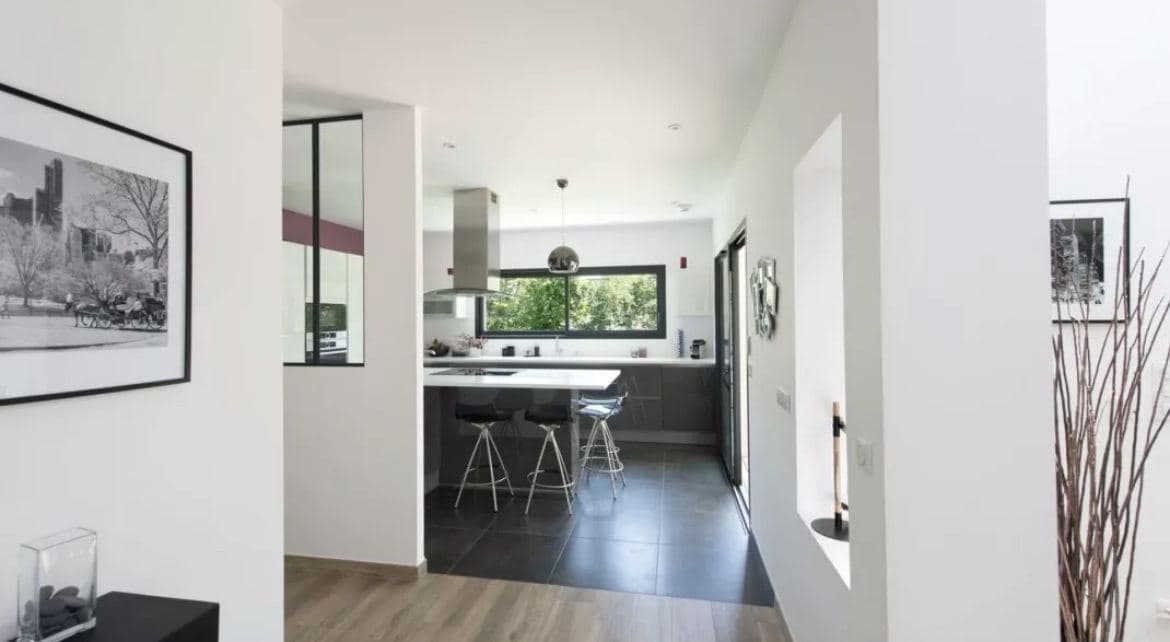 Cuisine contemporaine - Carrelage & Peinture par Nuanciel
