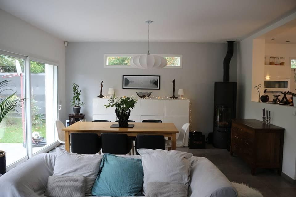 Rénovation complète salon - Peinture & Aménagement par Nuanciel