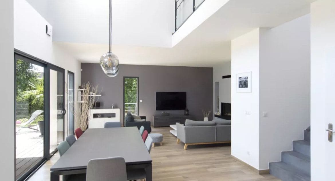 Salon contemporain - Peinture & Parquet par Nuanciel